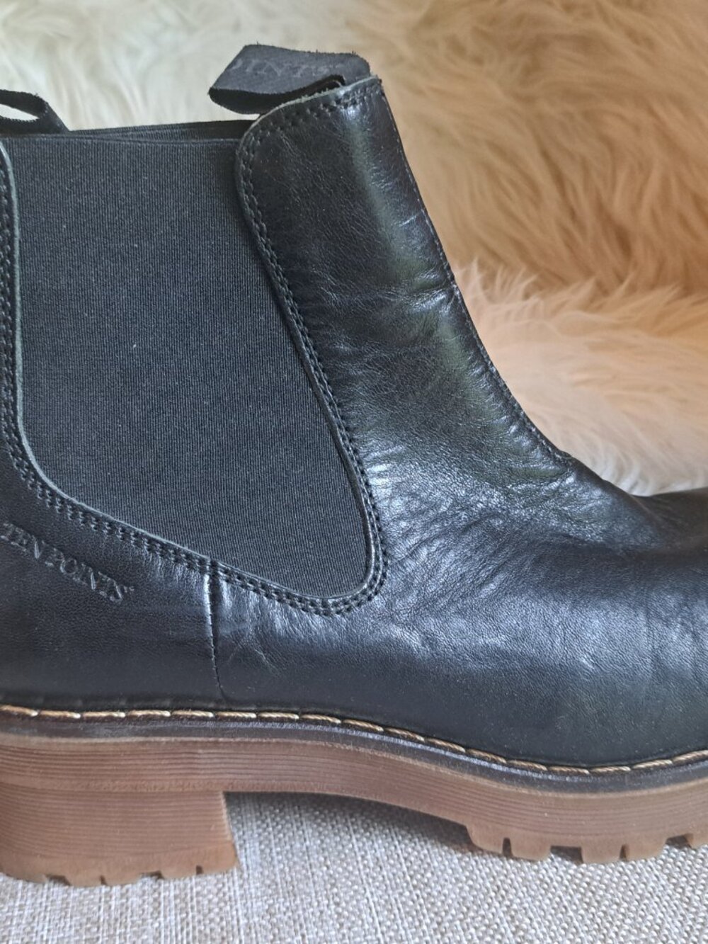 Boots - Picture 3 of 5